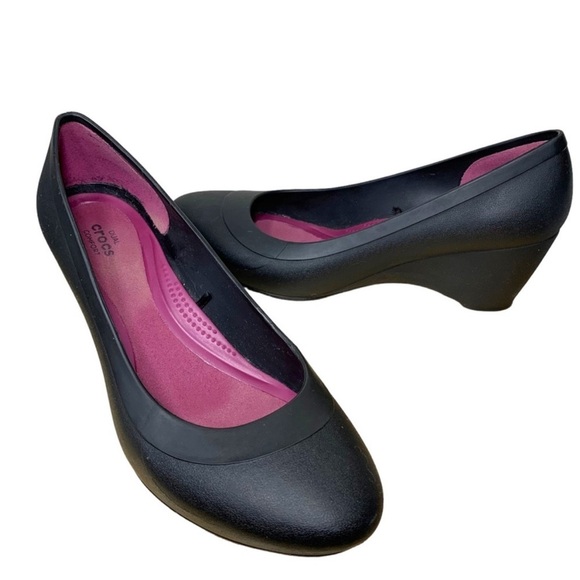 NWT Crocs Lina Wedge Heels Size 9 Black Slip On Closed Toe Shoes waterproof - Picture 1 of 12